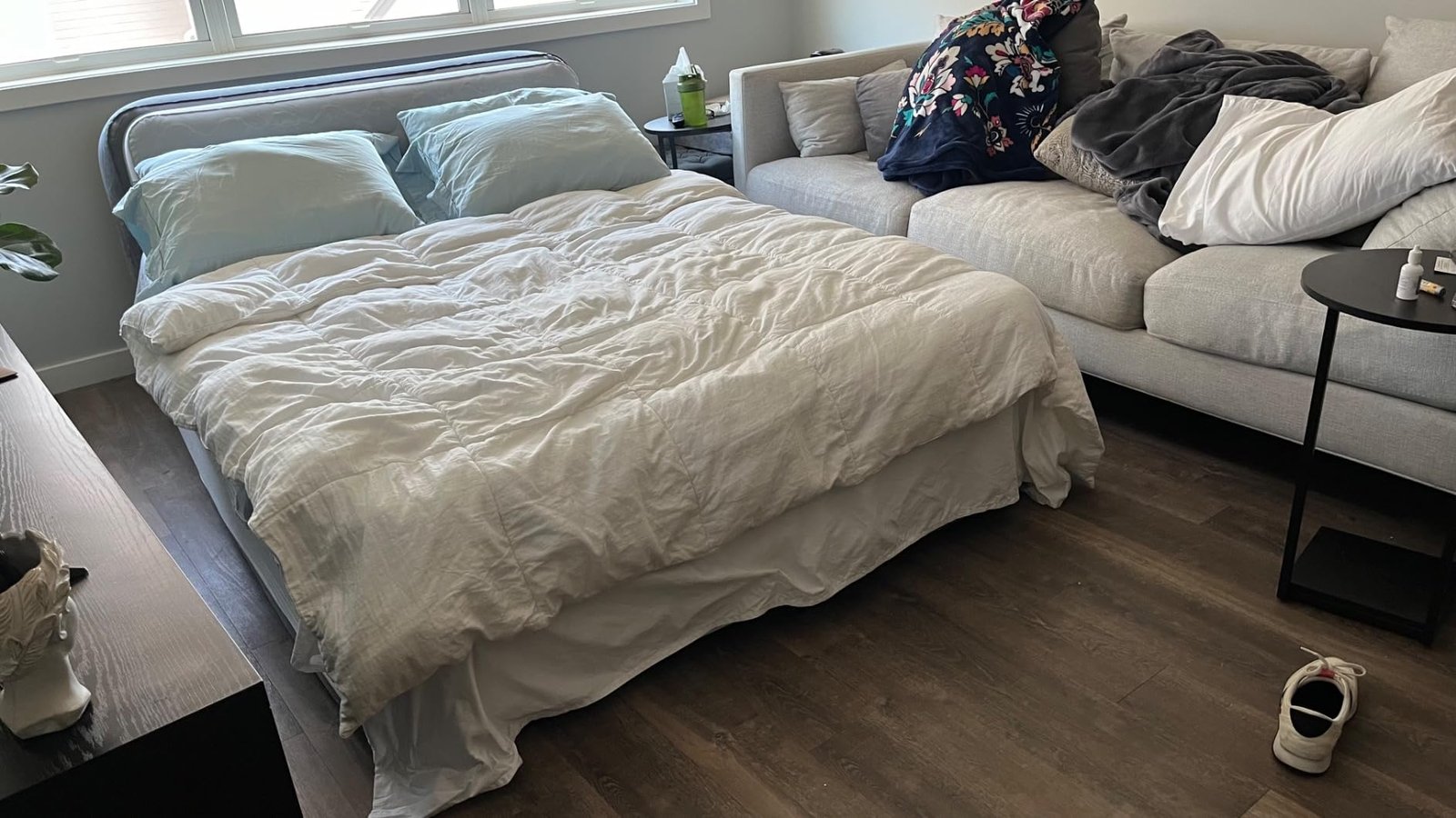 Intex 64447ED Dura-Beam Deluxe Ultra Plush Air Mattress with Headboard: Fiber-Tech – Queen Size – Built-in Electric Pump – 18in Bed Height – 600lb Weight Capacity photo review