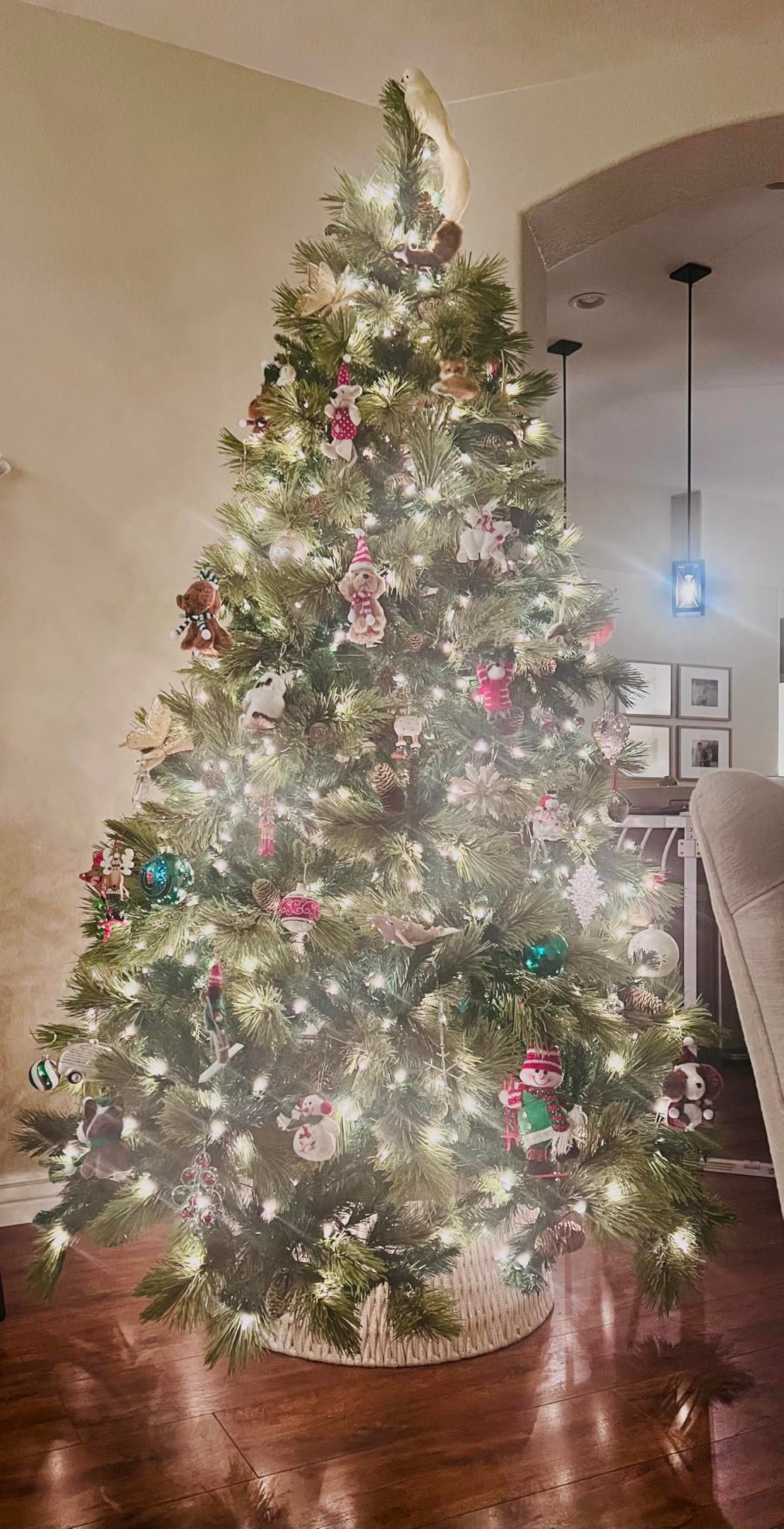 National Tree Company 7.5 ft Pre-Lit Carolina Pine Artificial Christmas Tree. 750 Clear Lights. 1.399 Tips. Includes Stand. Green photo review